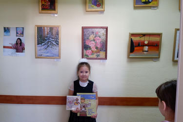В детской библиотеке открылась выставка юной художницы